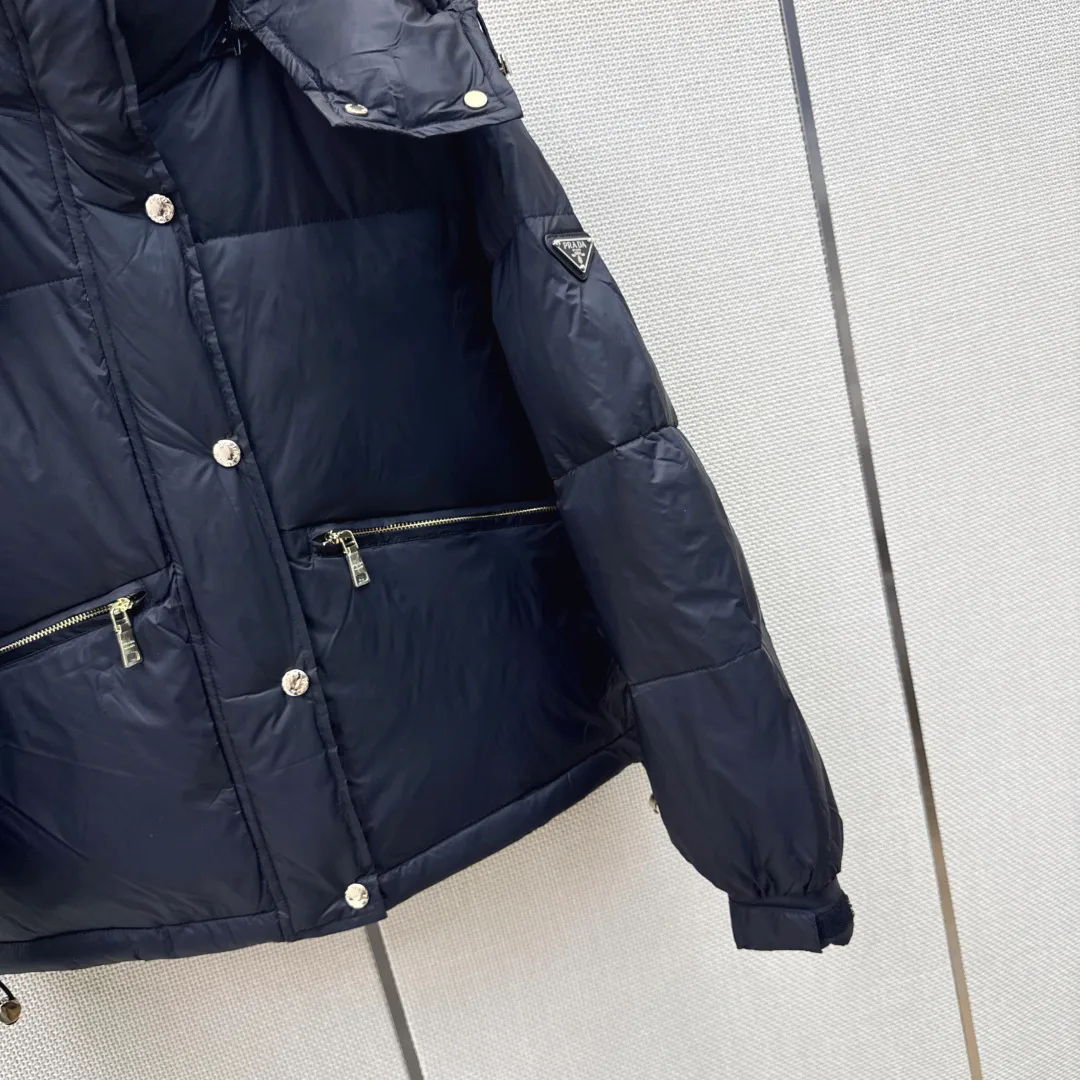 Куртки И Пуховики Женские Prada 18398214