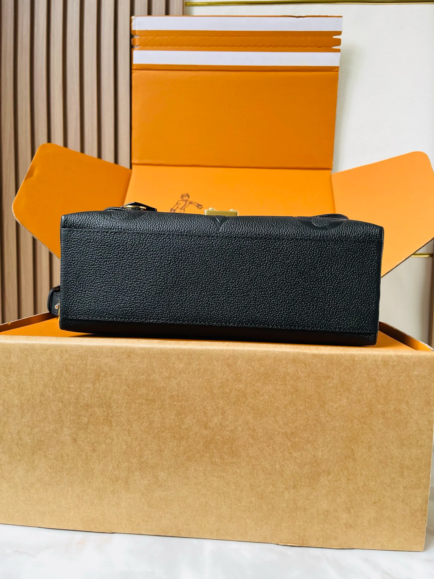 Классические Сумки Женские Louis Vuitton 12860027