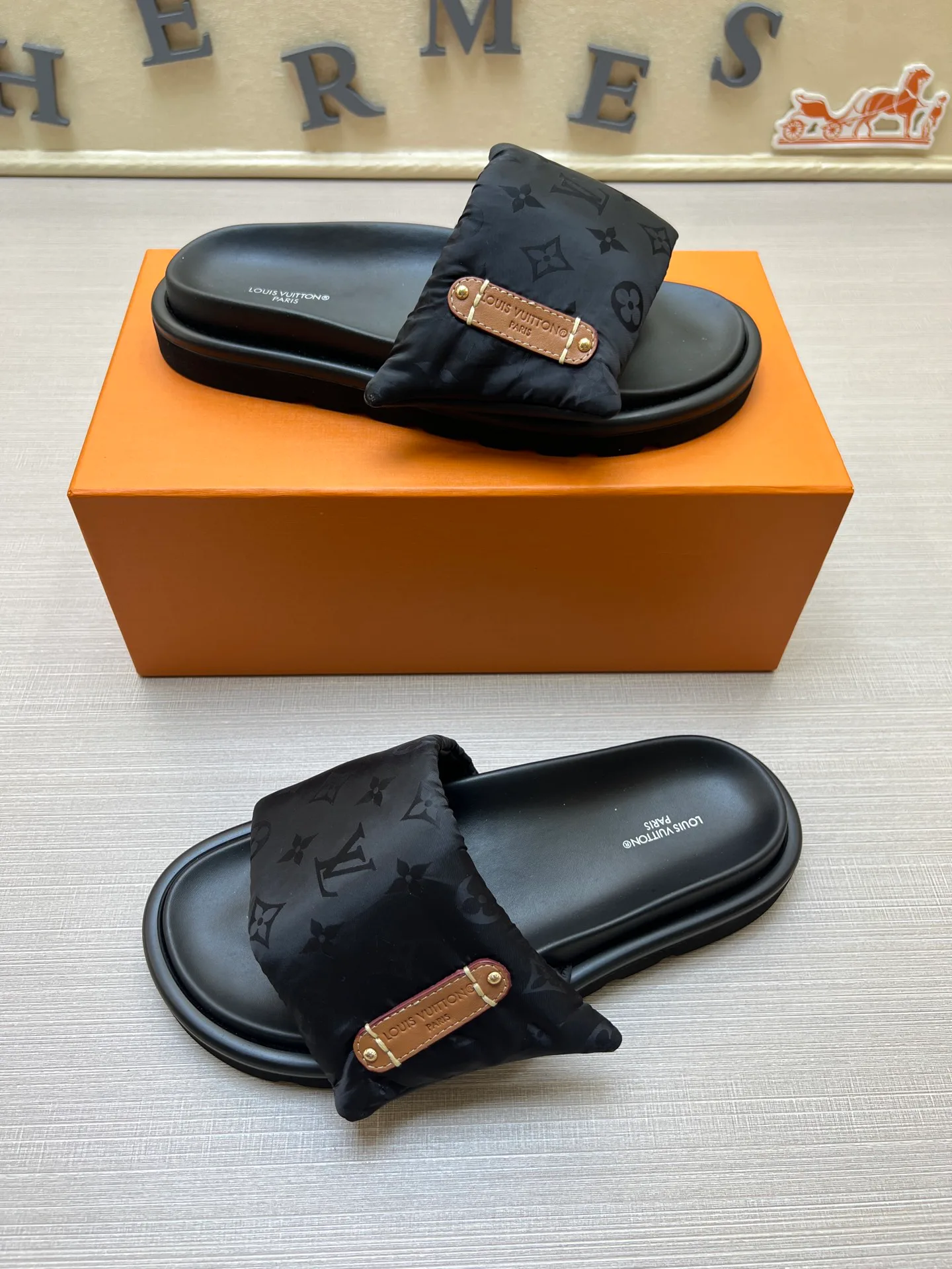 Шлепанцы Женские Louis Vuitton 9801564