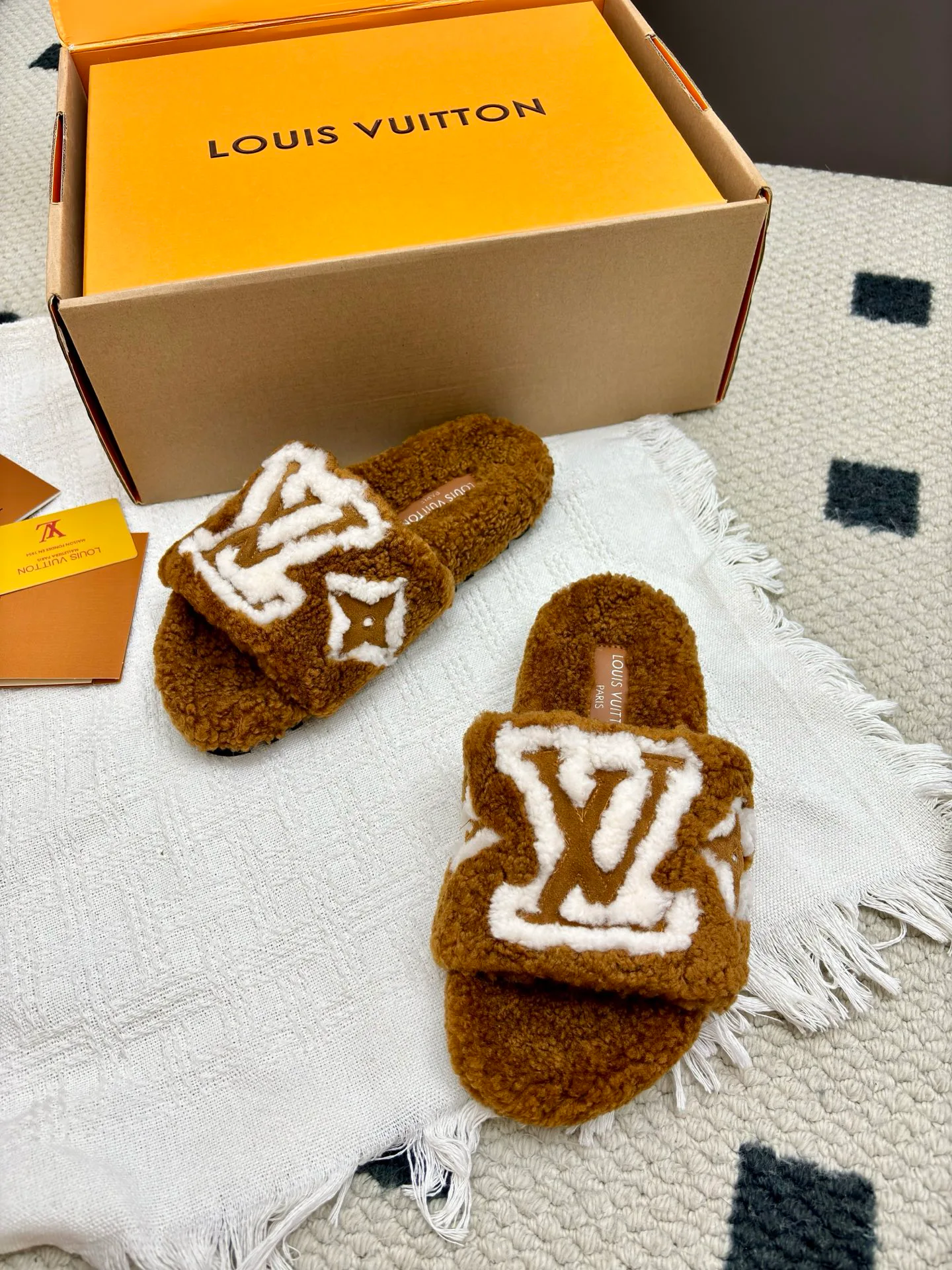 Тапочки Женские Louis Vuitton 140462