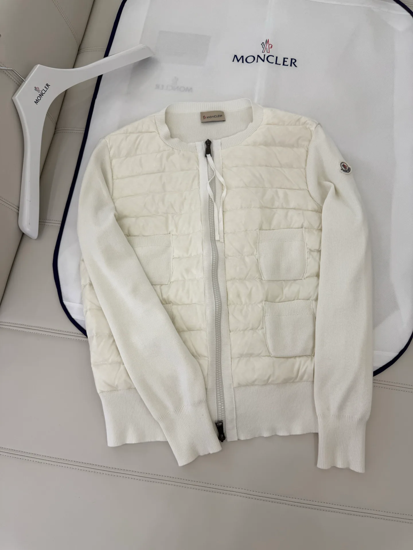 Куртки И Пуховики Женские Moncler 17122201