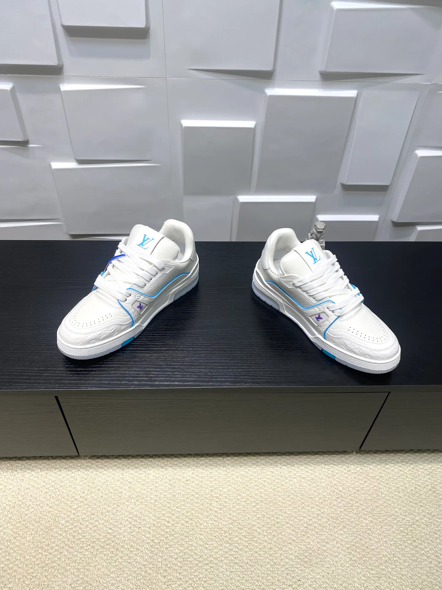 Кроссовки Женские Louis Vuitton 111505