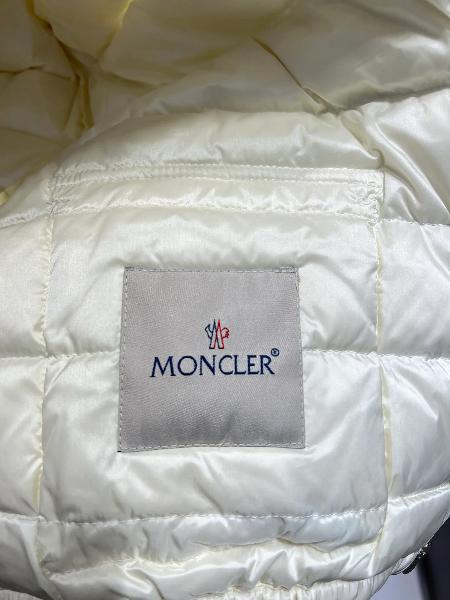 Куртки И Пуховики Женские Moncler 18212697