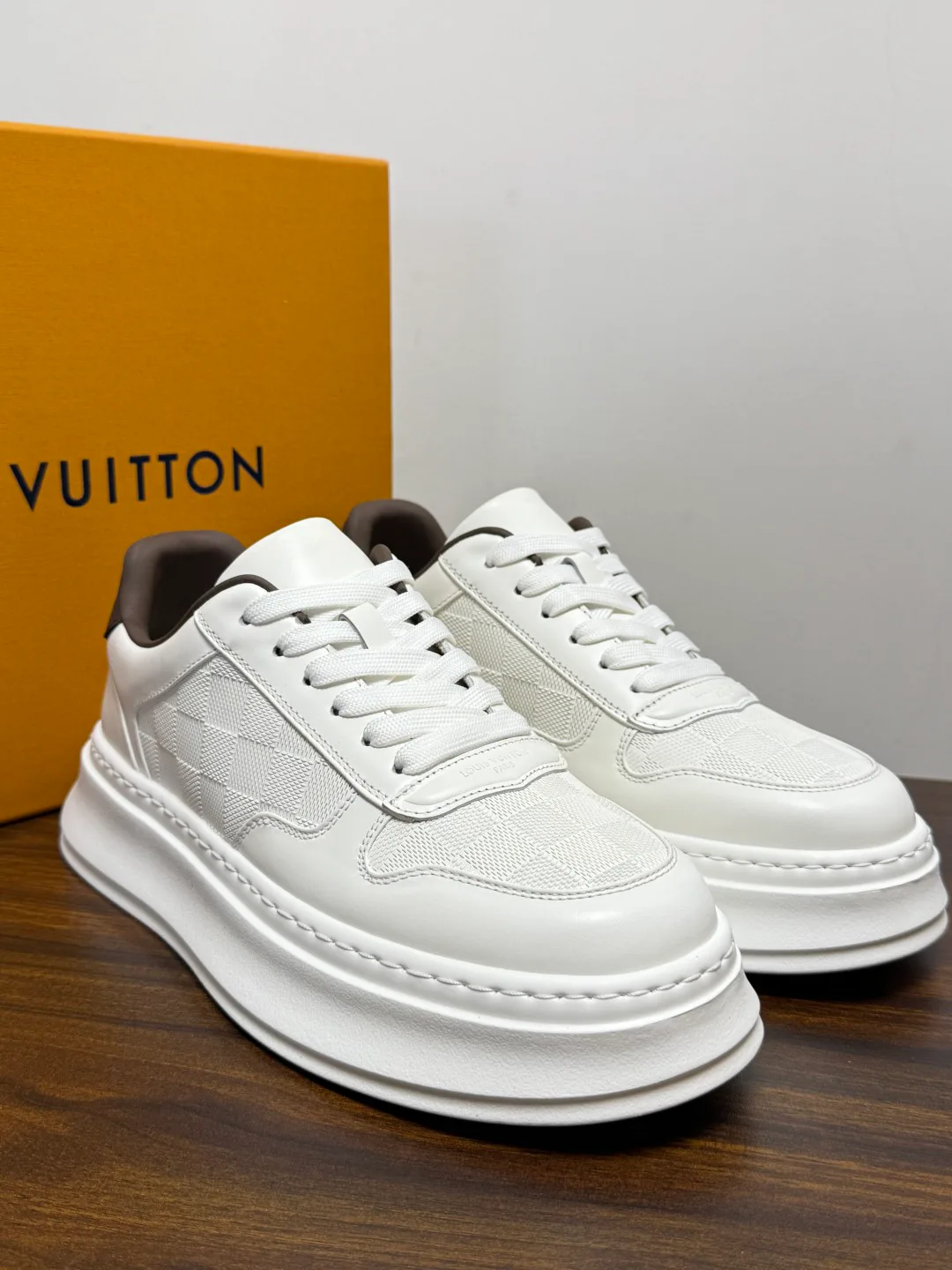 Кроссовки Мужские Louis Vuitton 19569390