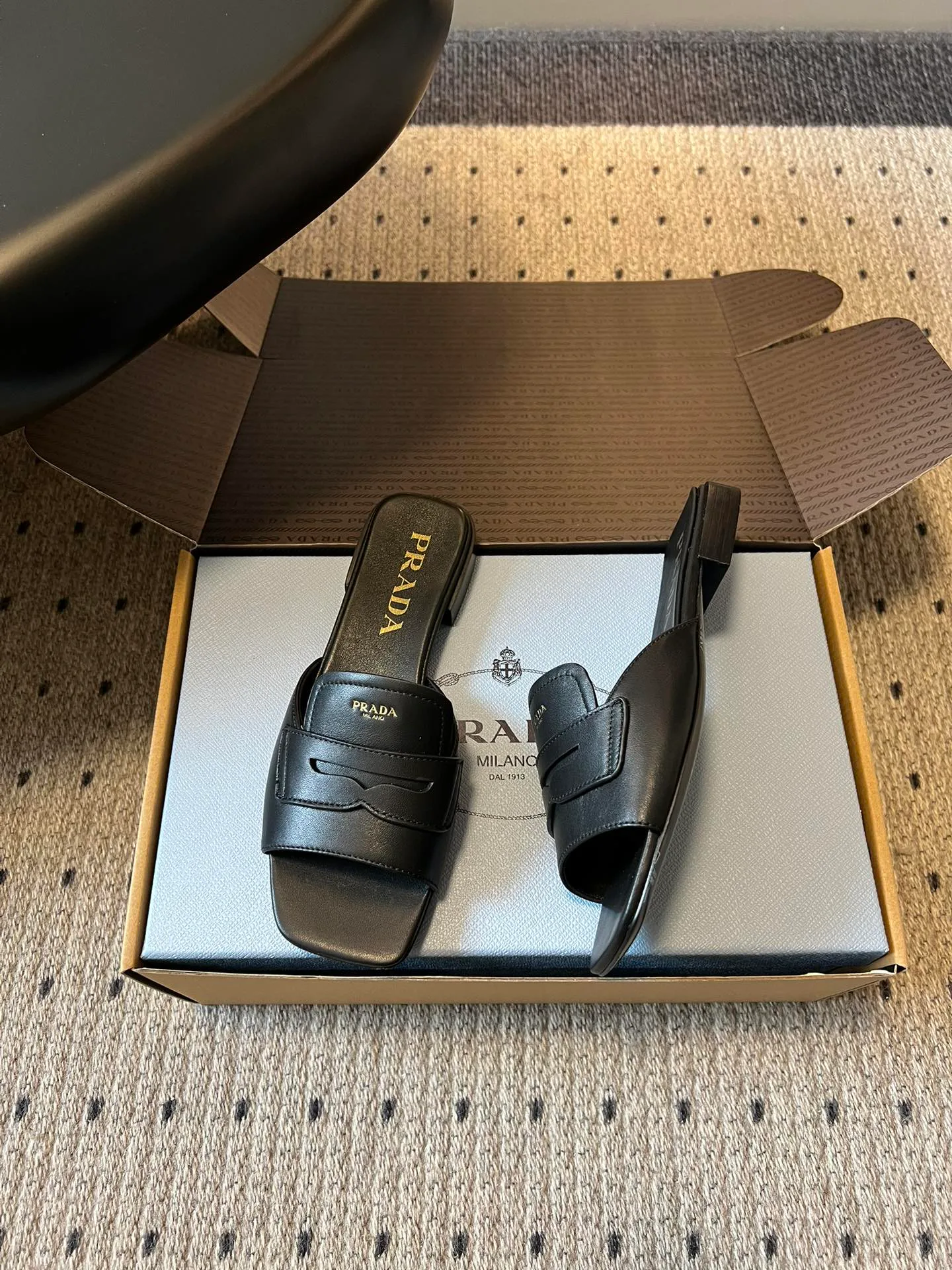 Шлепанцы Женские Prada 11754993