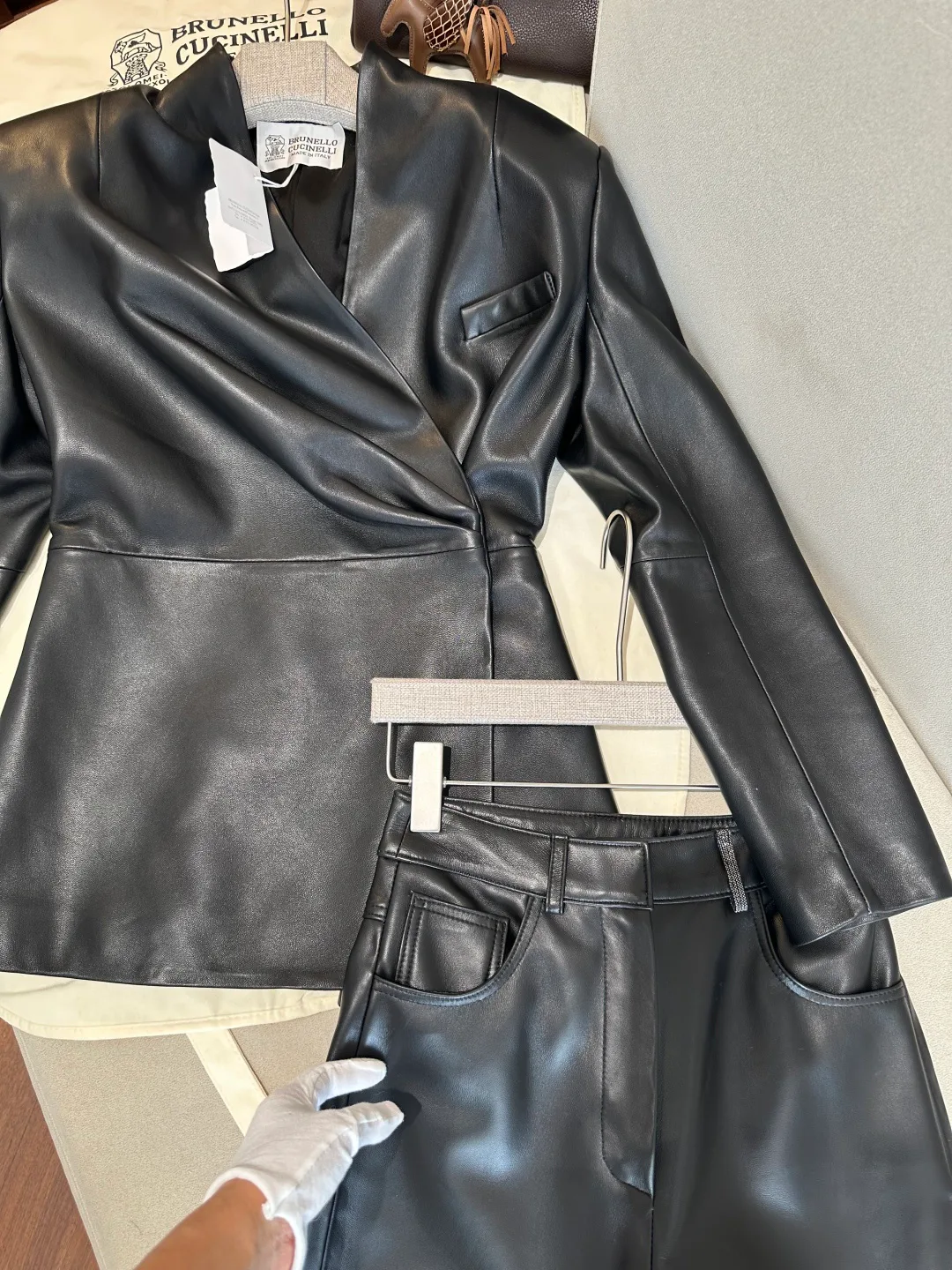 Кожаные Куртки И Дублёнки Женские Brunello Cucinelli 19304079