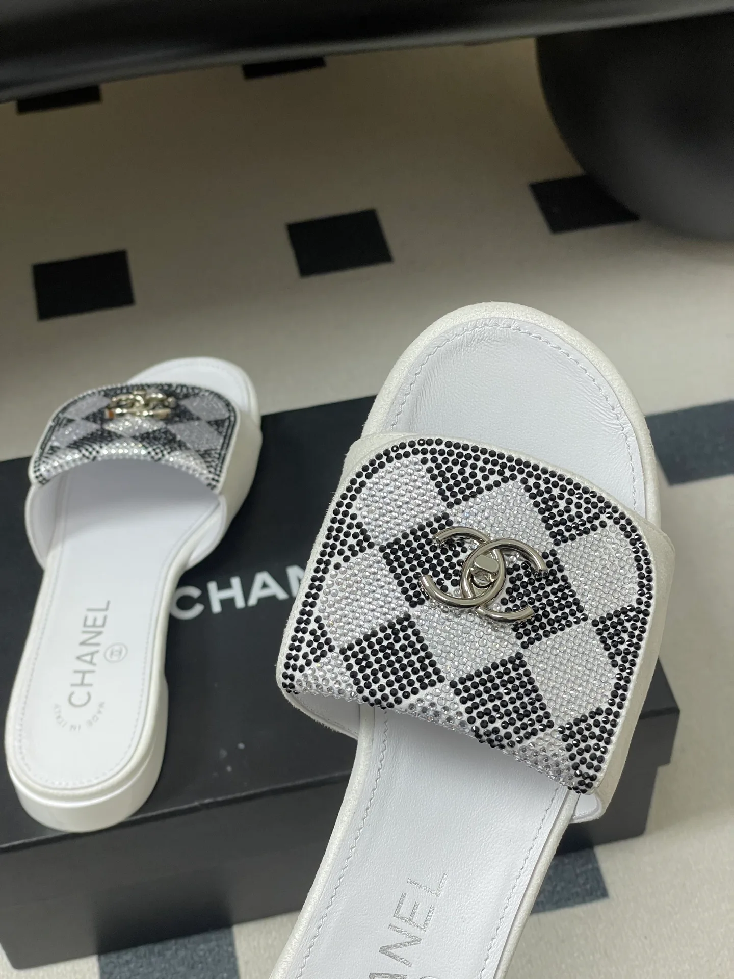 Шлепанцы Женские Chanel 1408236