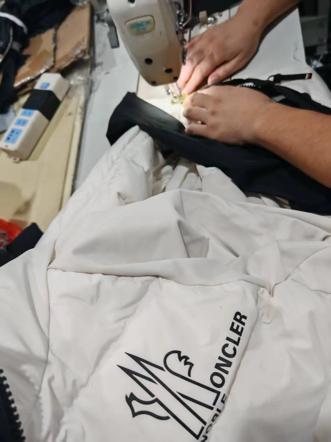 Куртки И Пуховики Мужские Moncler 8973499