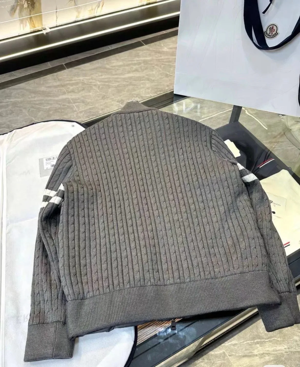 Куртки И Пуховики Женские Moncler 18131384
