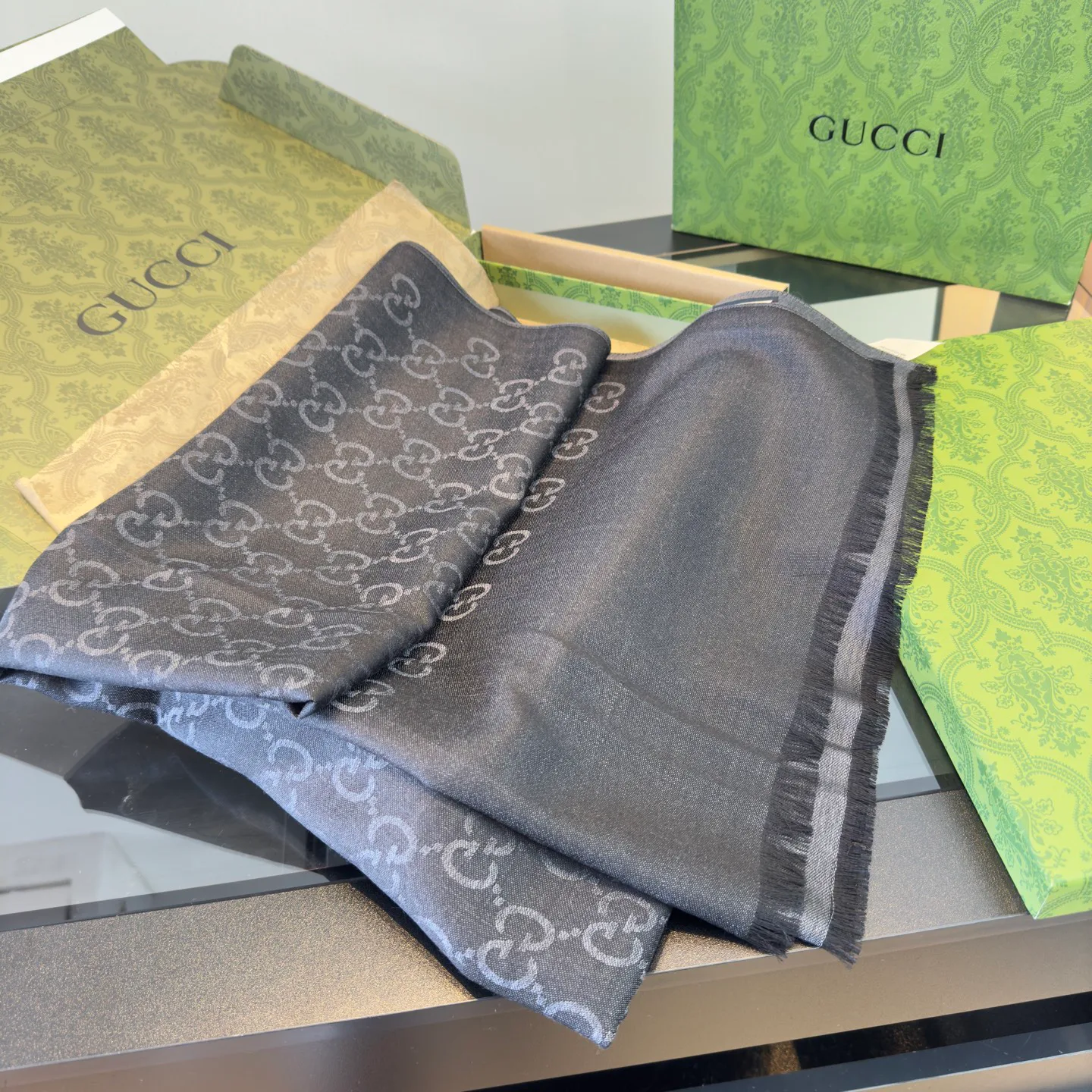 Шарфы Gucci 17906923