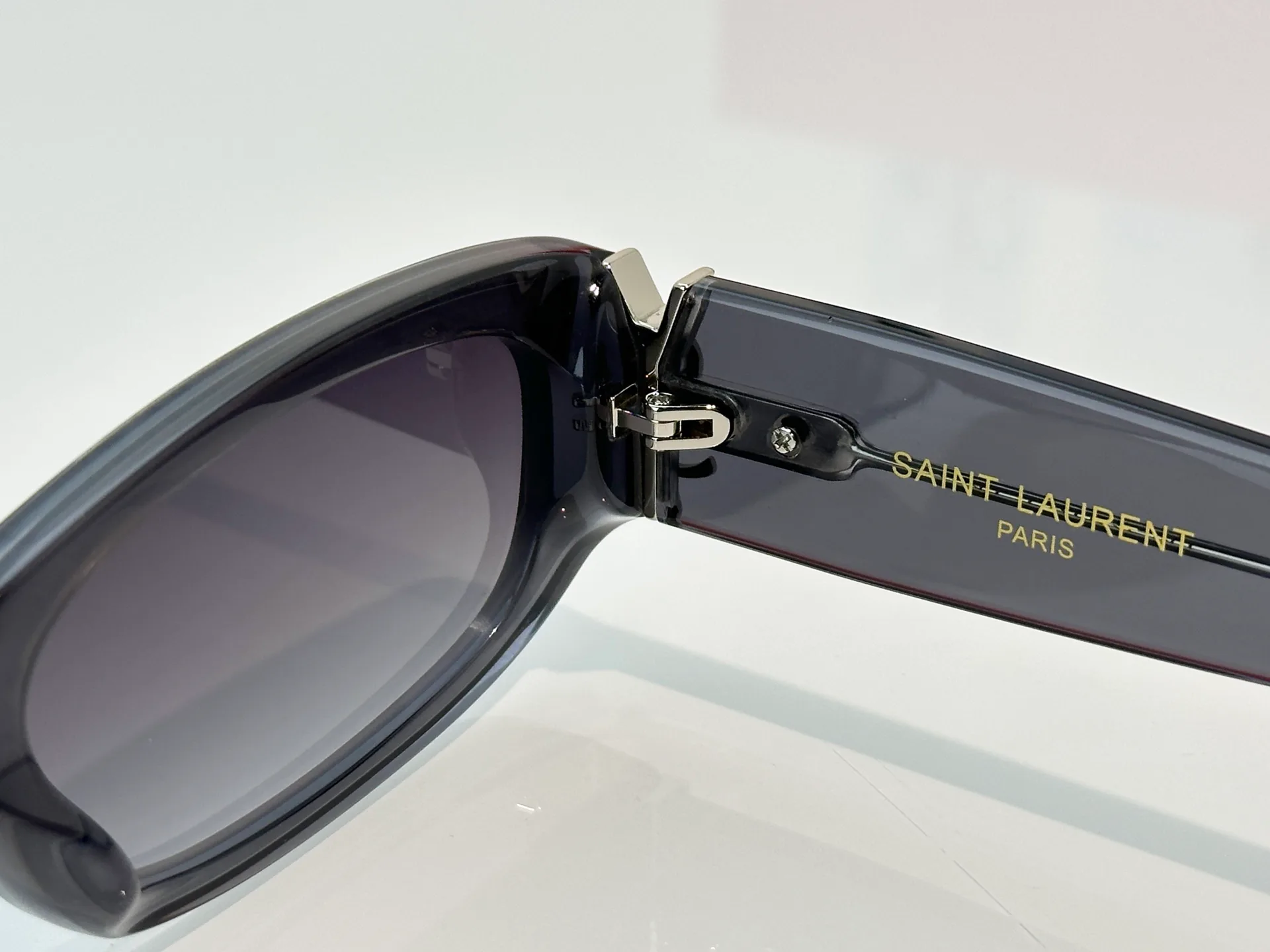 Очки Saint Laurent 18246218