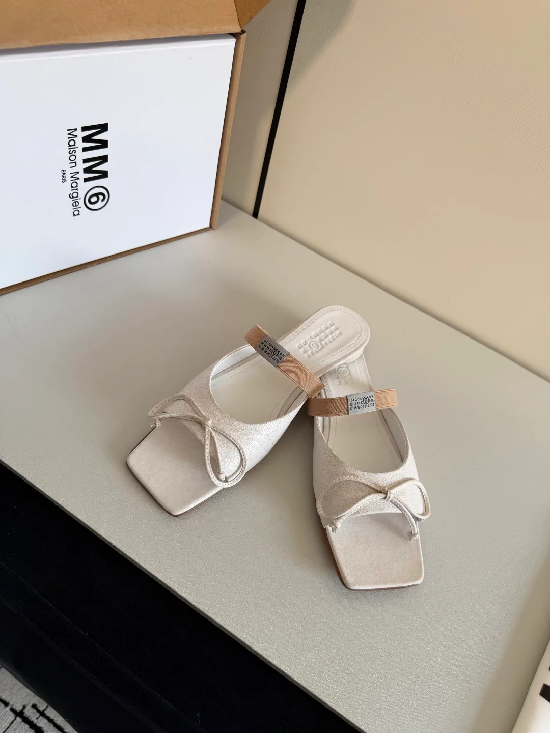 Шлепанцы Женские Maison Margiela 553844