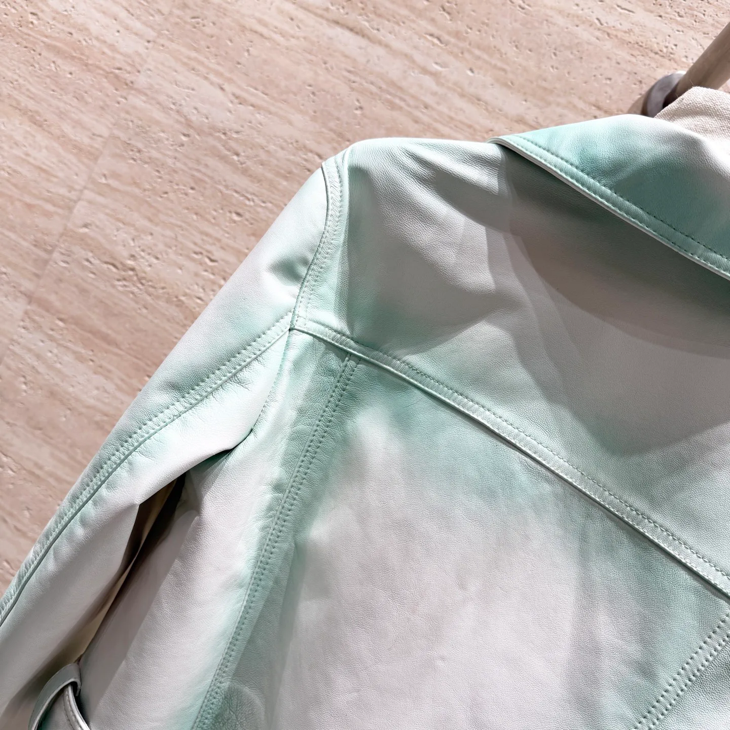 Кожаные Куртки И Дублёнки Женские Loewe 10207249