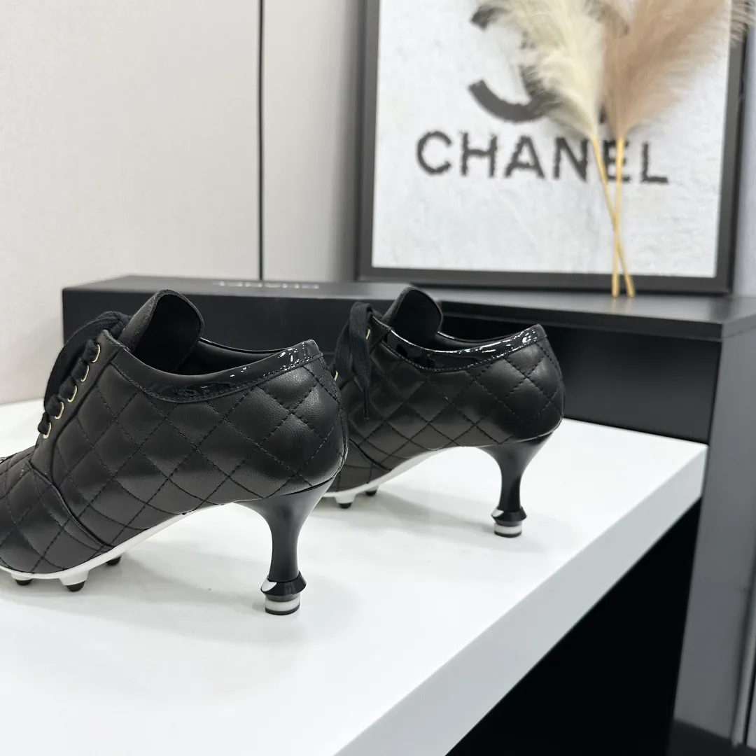 Кроссовки Женские Chanel 18436127
