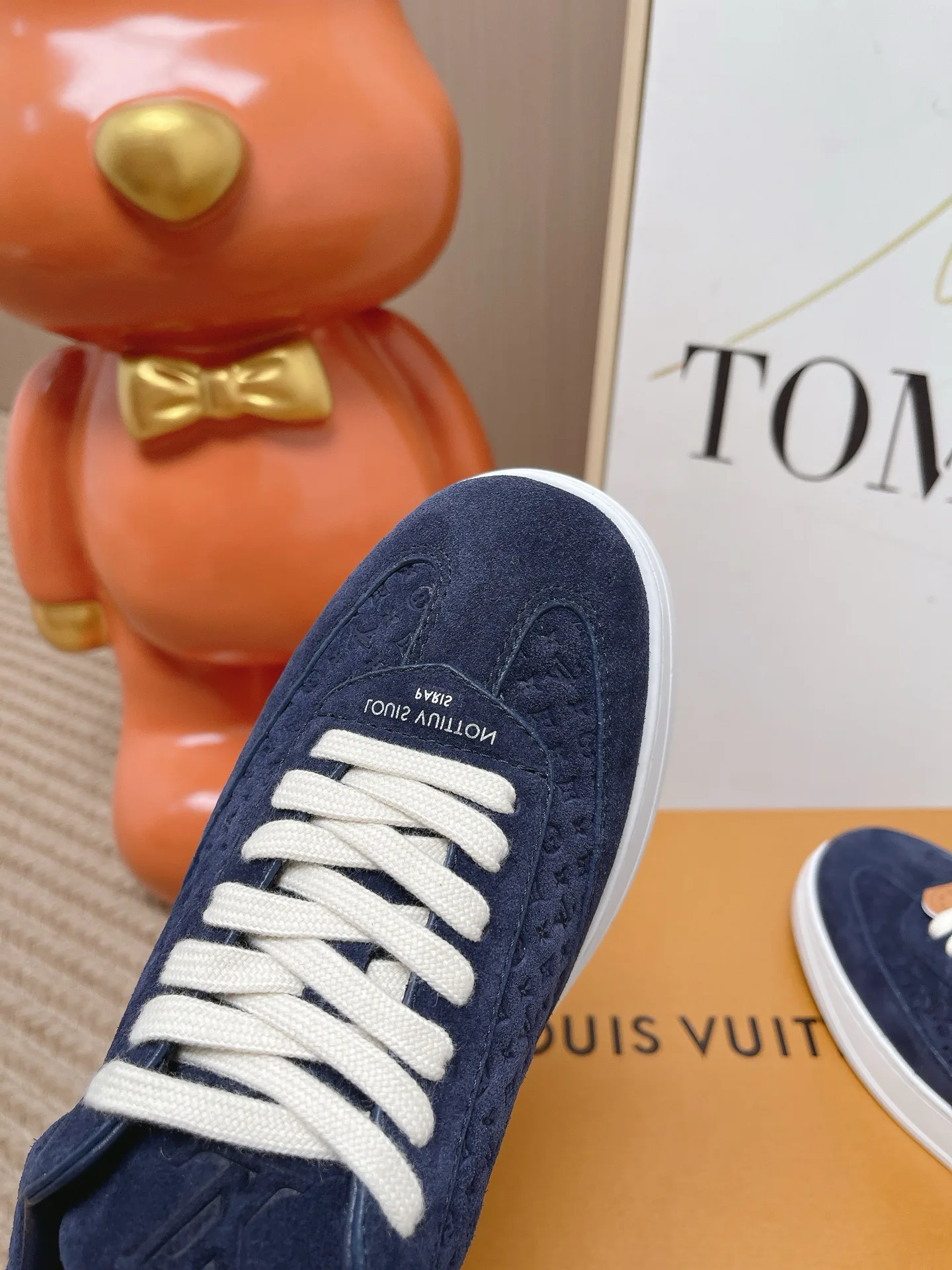 Кроссовки Женские Louis Vuitton 18810901