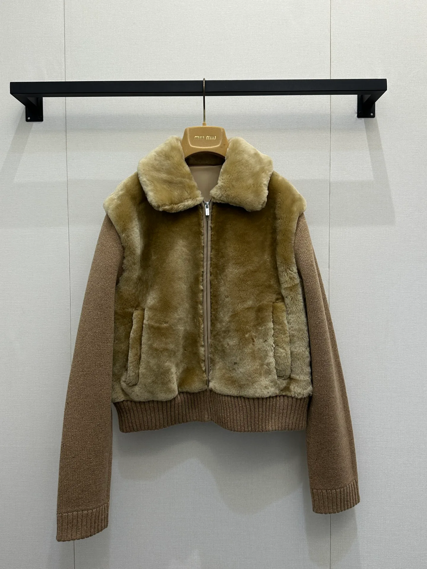 Кожаные Куртки И Дублёнки Женские Miu Miu 1859292