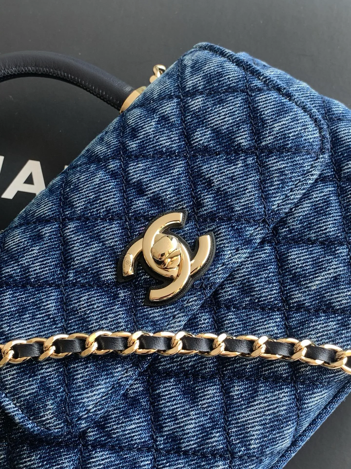 Классические Сумки Женские Chanel 12605787
