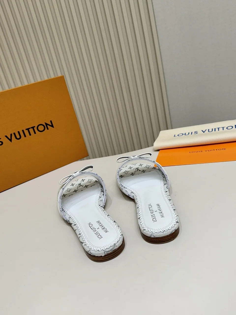 Шлепанцы Женские Louis Vuitton 52704