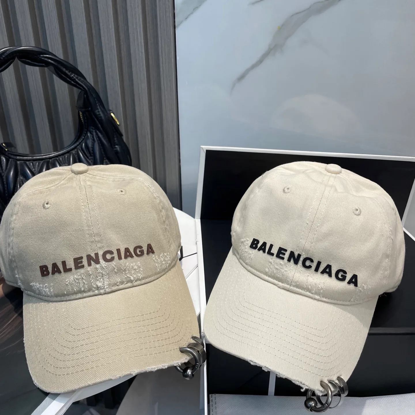 Головные Уборы Balenciaga 336870