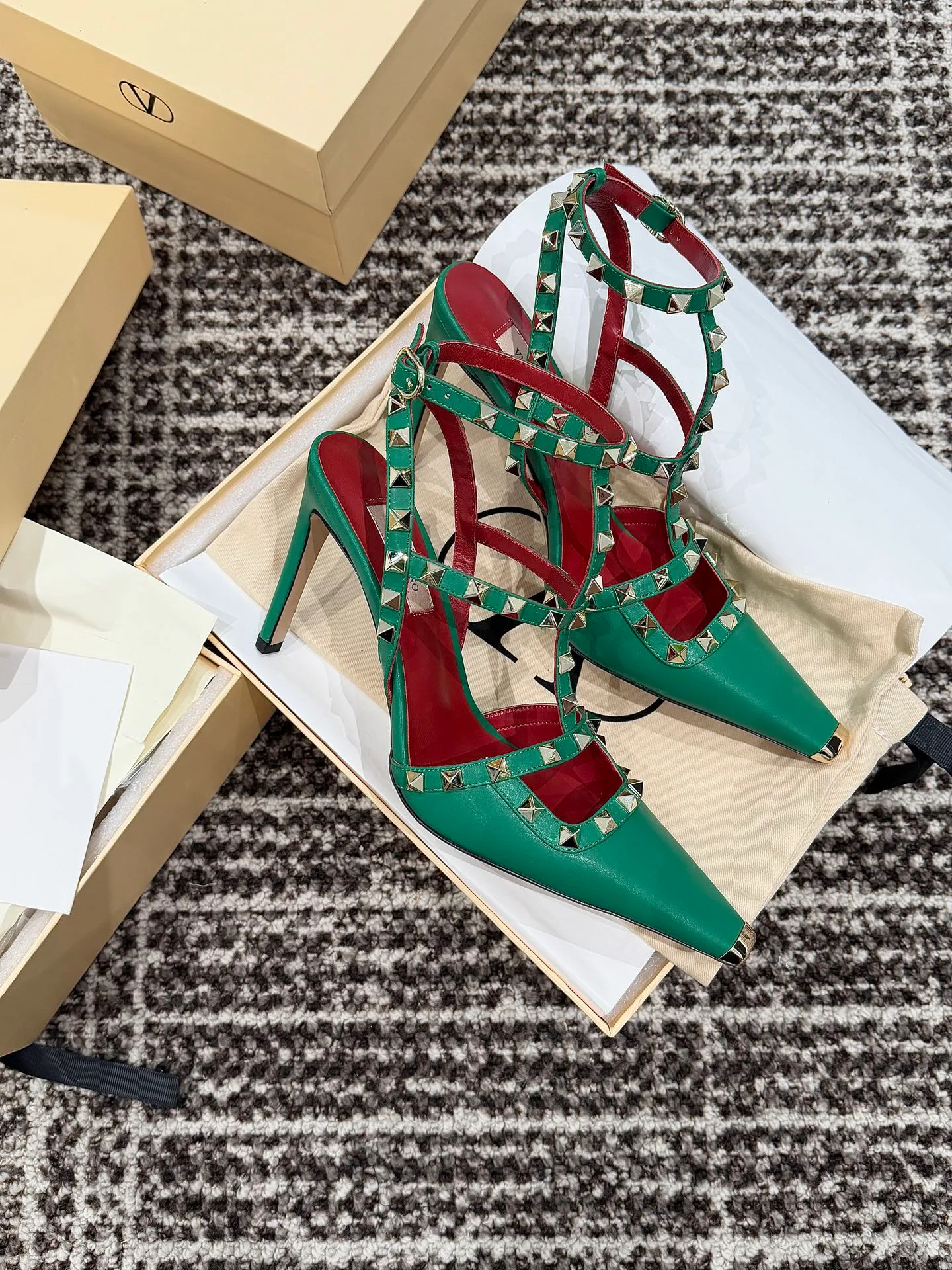 Босоножки Женские Valentino 18981660