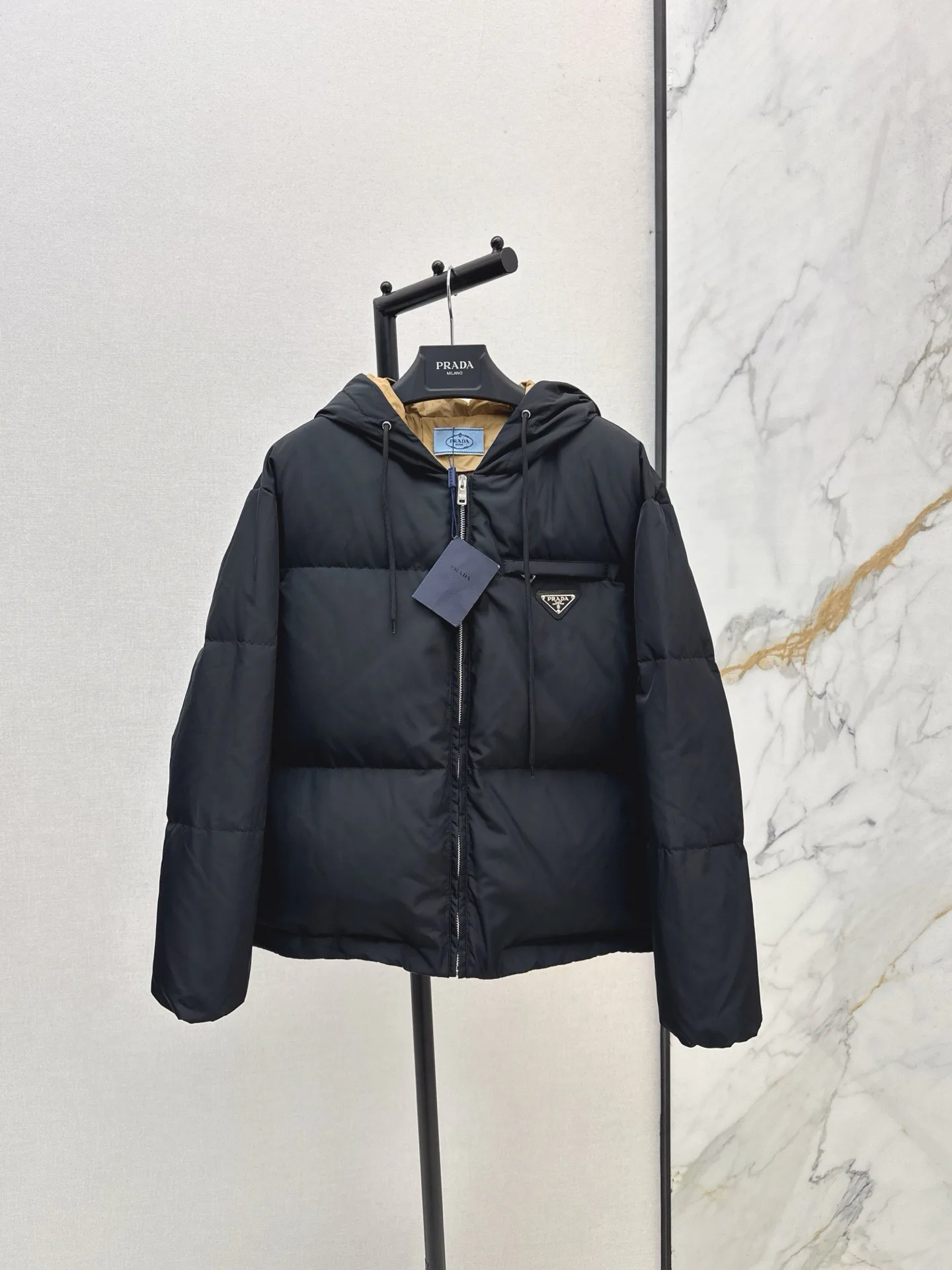 Куртки И Пуховики Женские Prada 19323463