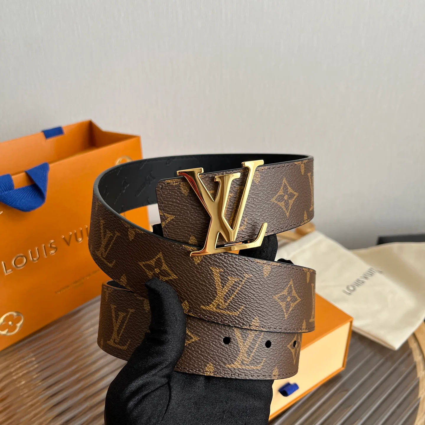 Ремни Louis Vuitton 10399070