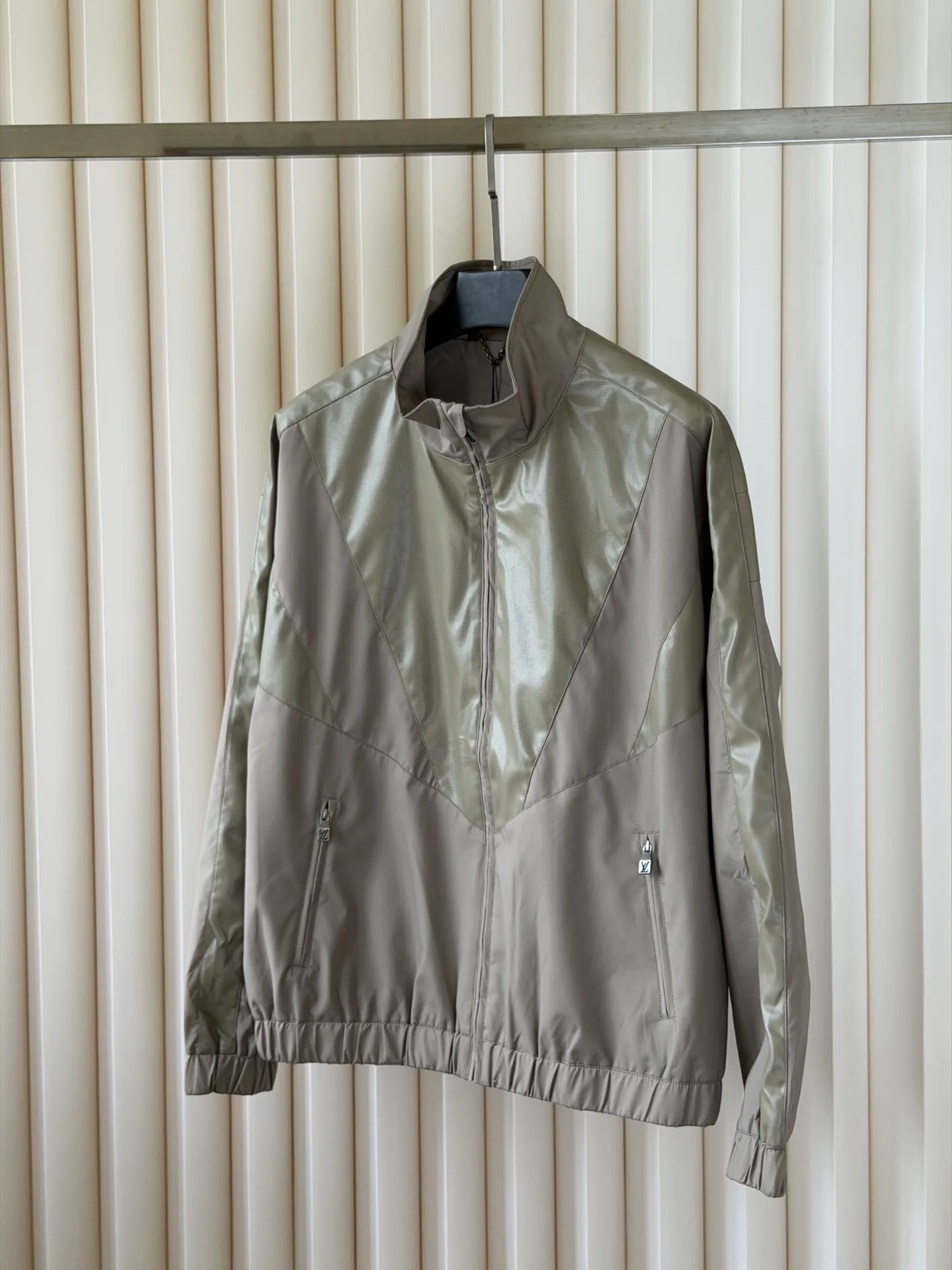 Куртки И Пуховики Мужские Louis Vuitton 17660657