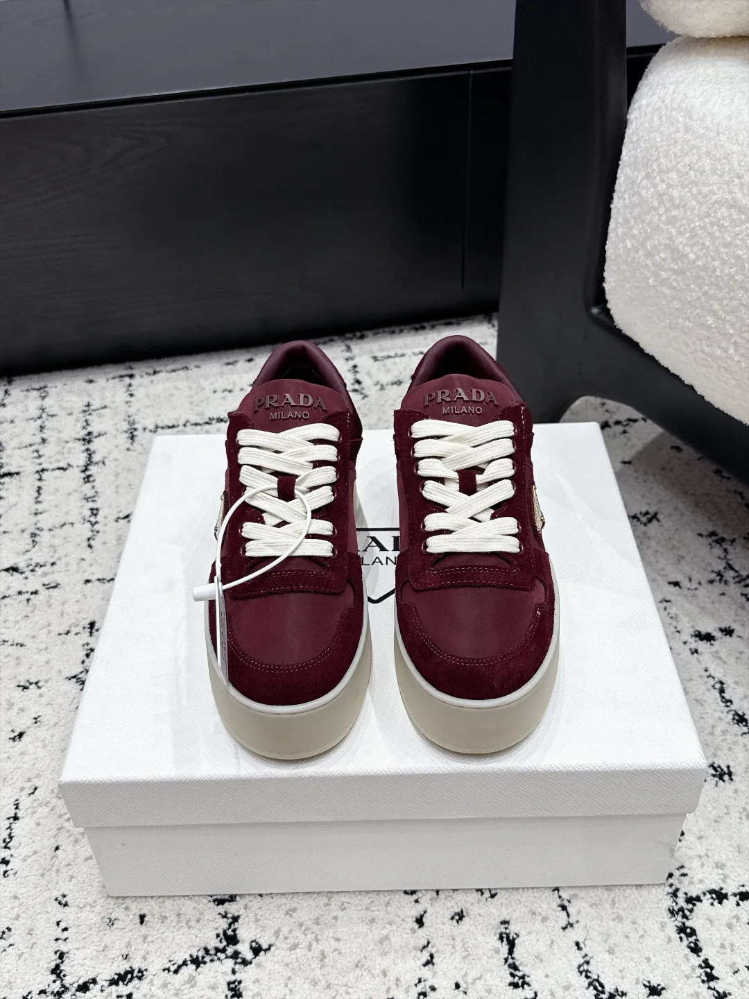 Кроссовки Женские Prada 17978257