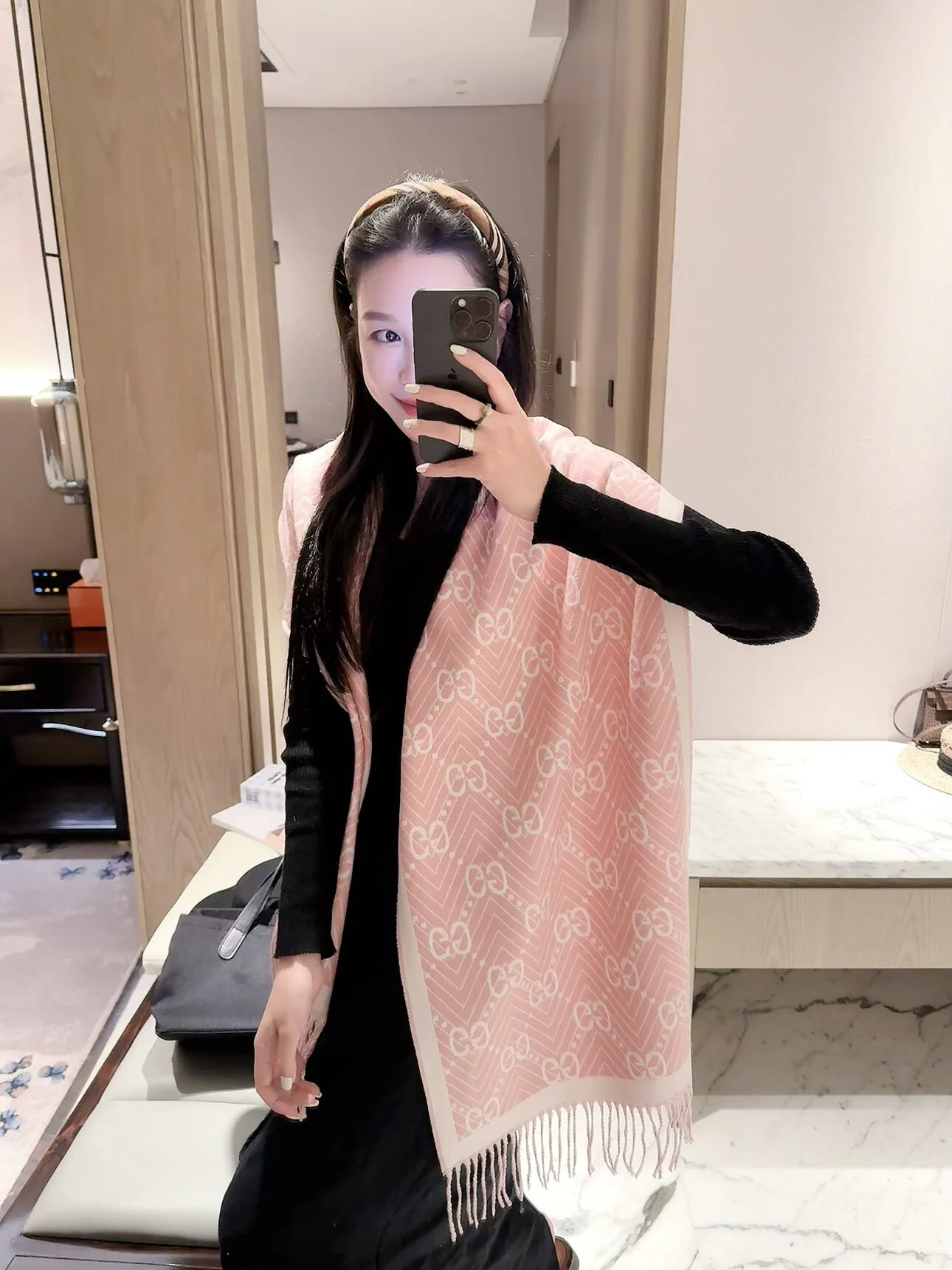 Шарфы Gucci 18377536