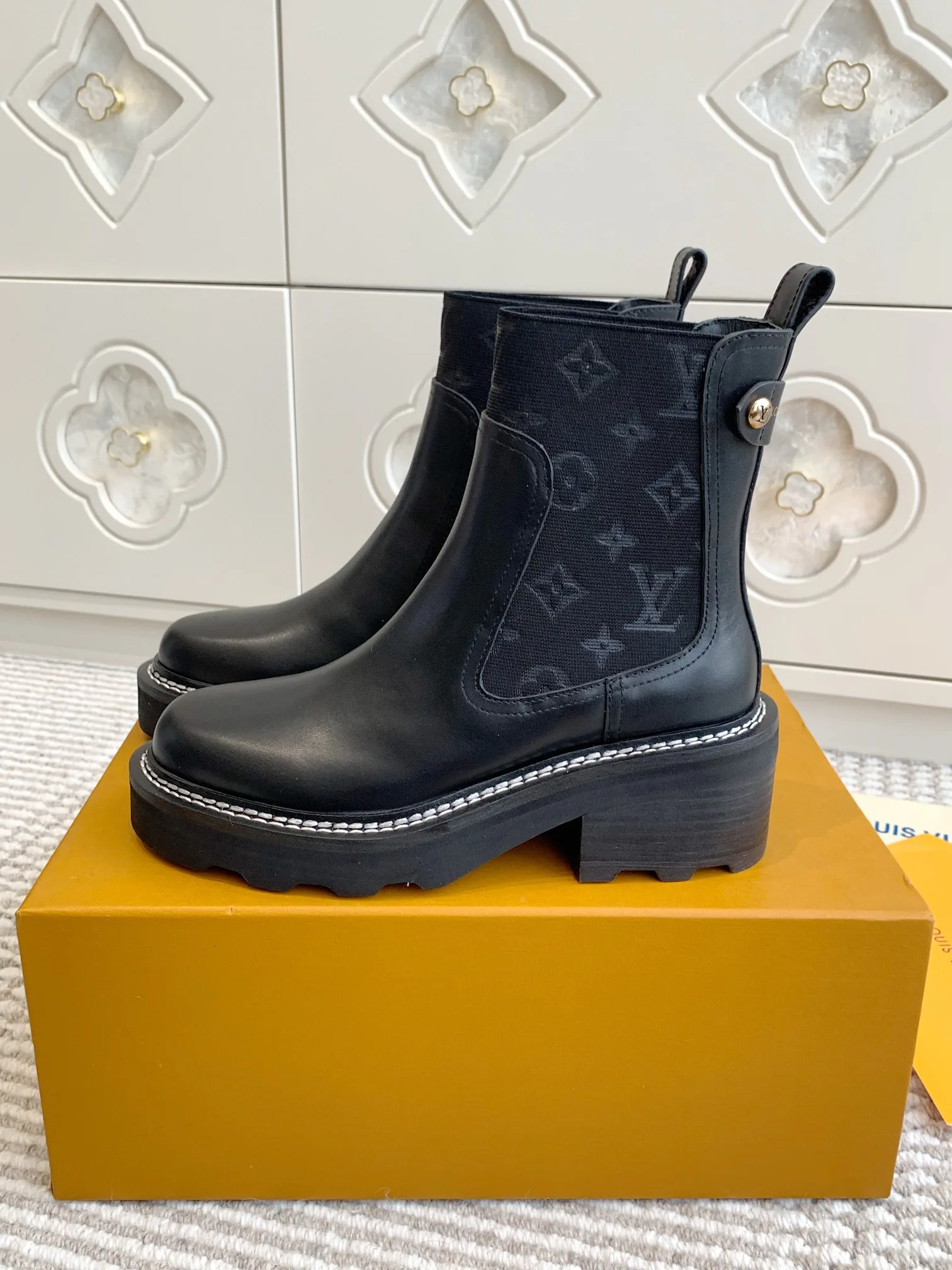 Ботинки Женские Louis Vuitton 1586694