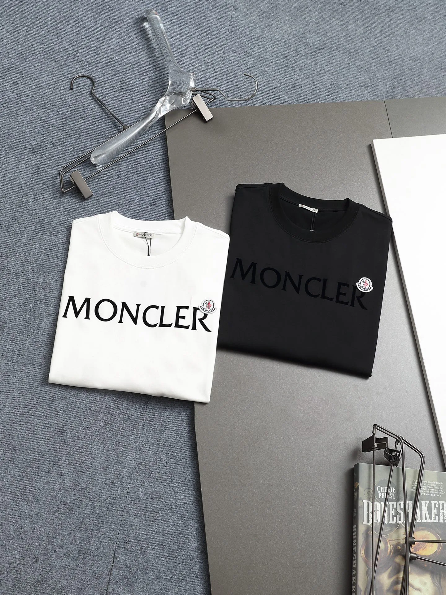Футболки Женские Moncler 1617495