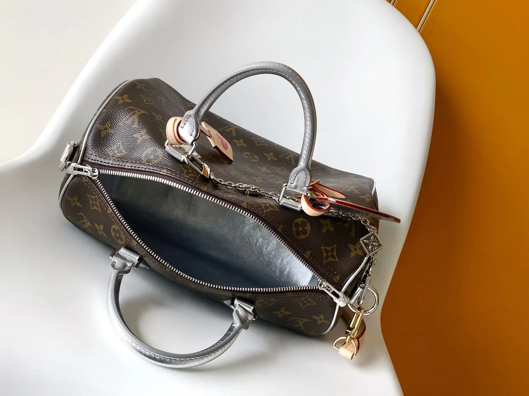 Классические Сумки Женские Louis Vuitton 13435270