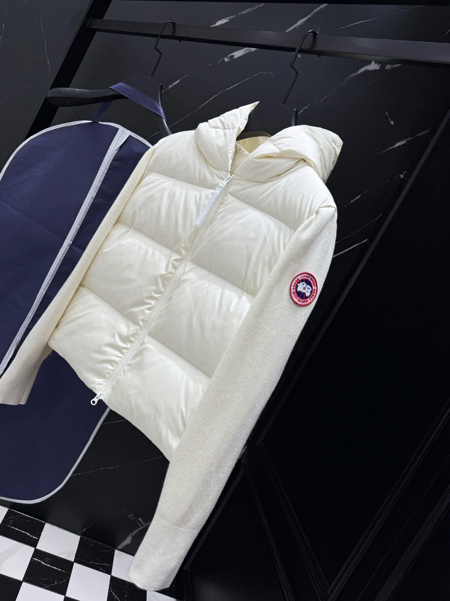 Куртки И Пуховики Женские Canada Goose 1211886