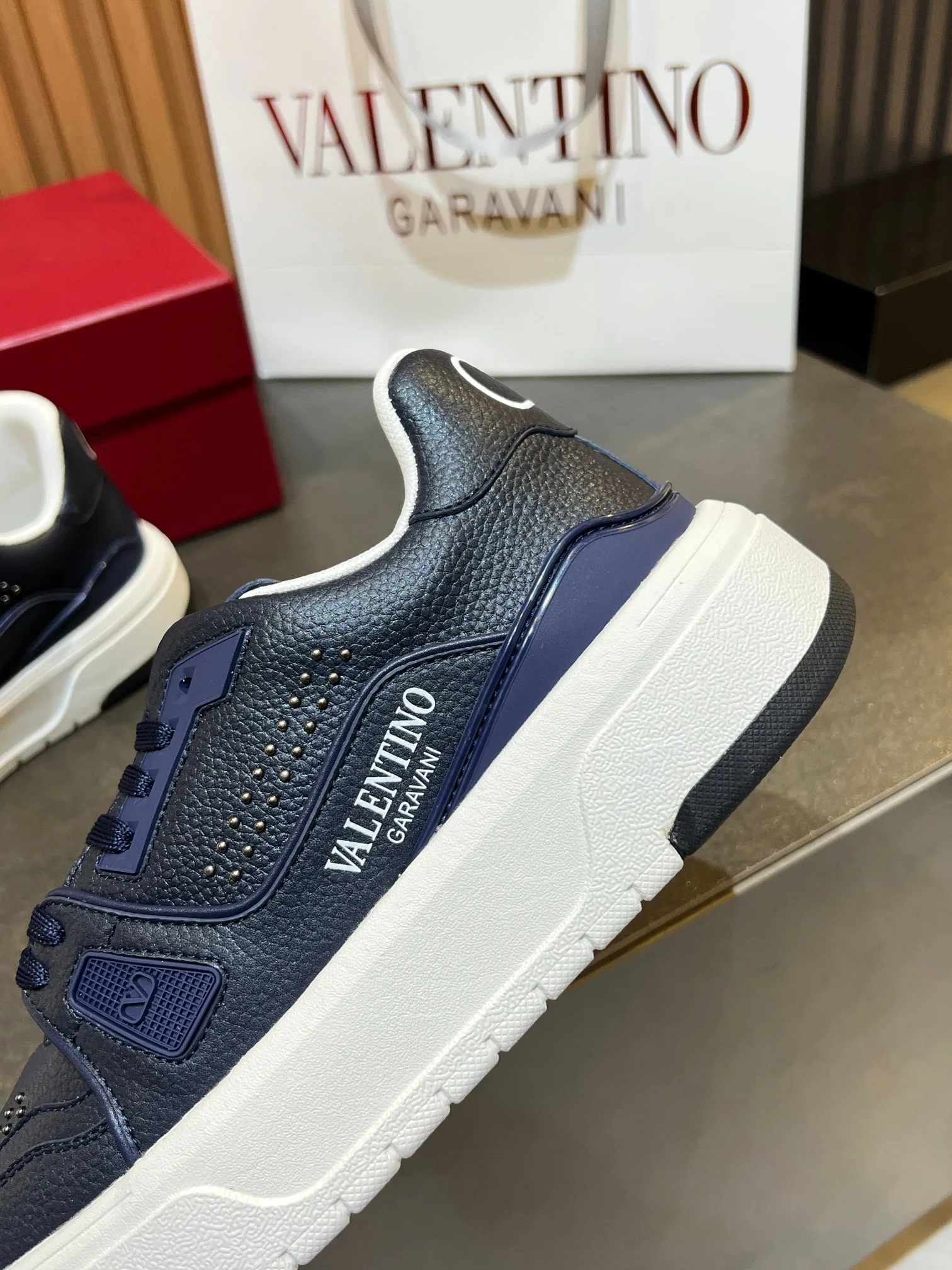 Кроссовки Женские Valentino 11575972