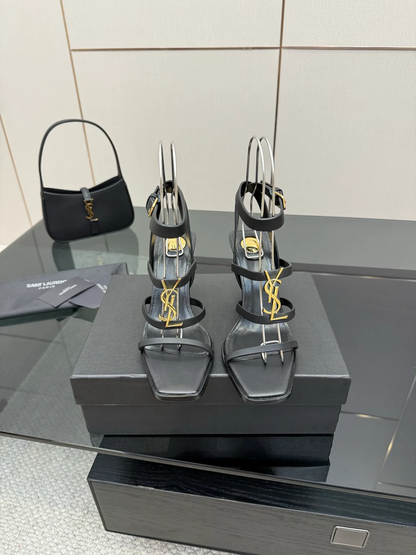 Босоножки Женские Saint Laurent 13164416