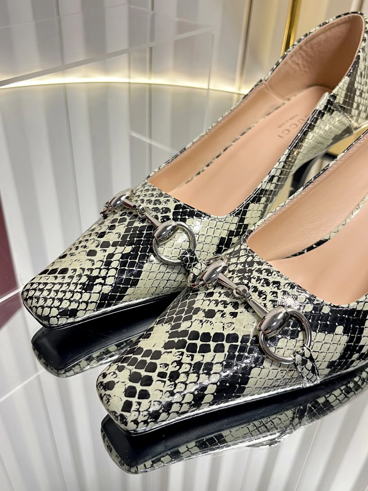 Туфли Женские Gucci 19484576