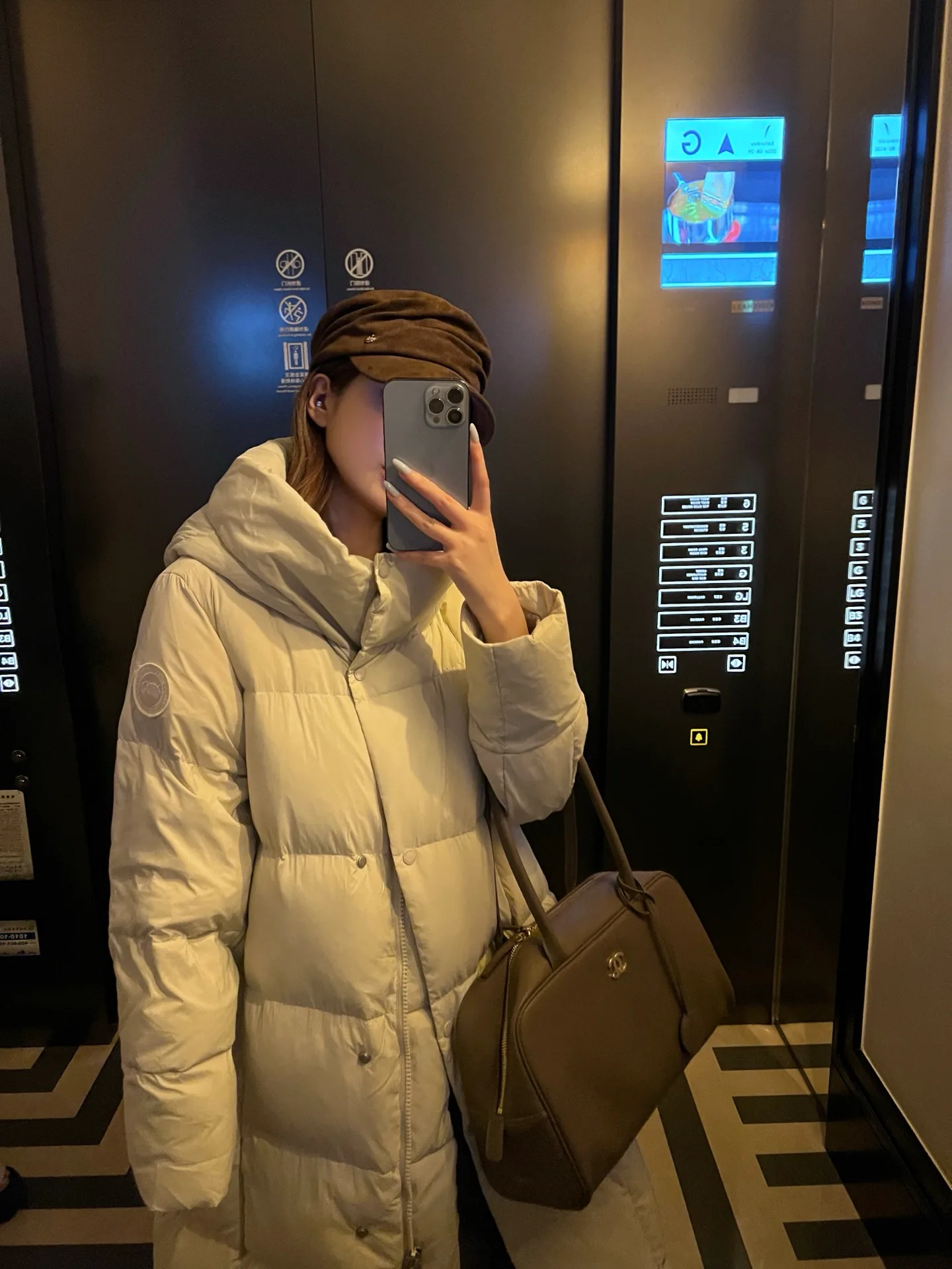 Куртки И Пуховики Женские Canada Goose 18108340