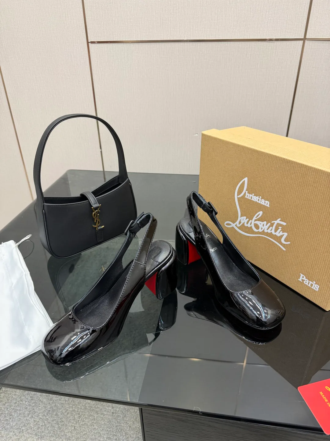 Туфли Женские Christian Louboutin 555389