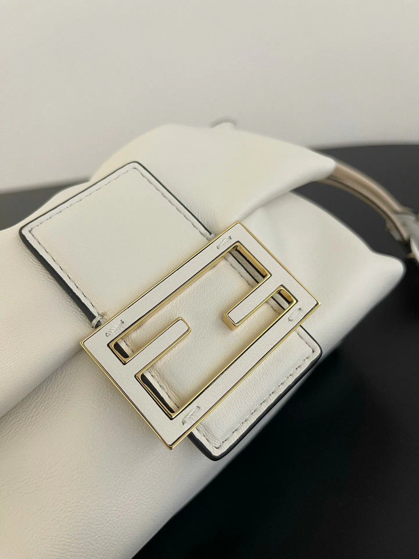 Классические Сумки Женские Fendi 13546201