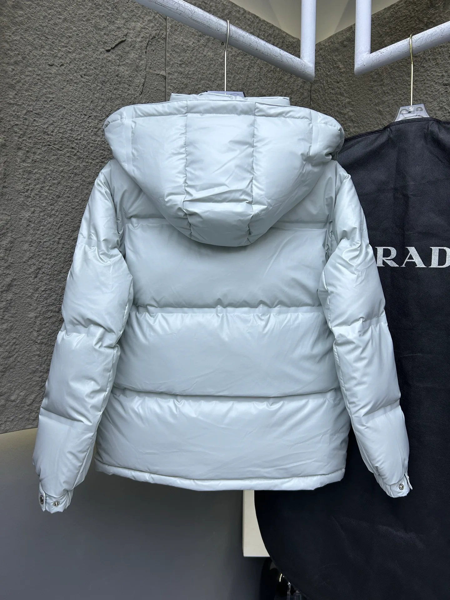 Куртки И Пуховики Женские Prada 17932054
