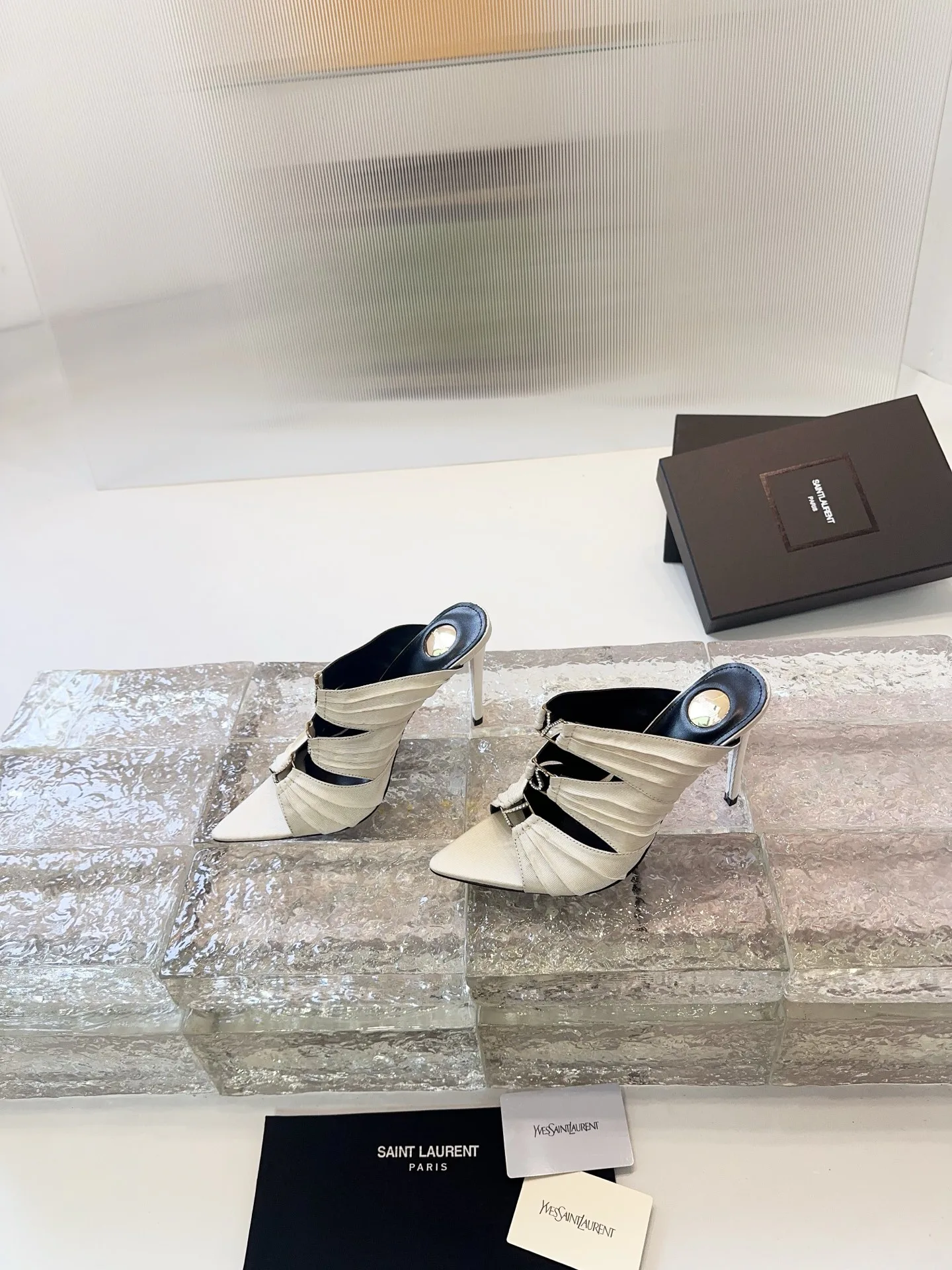 Босоножки Женские Saint Laurent 13339174