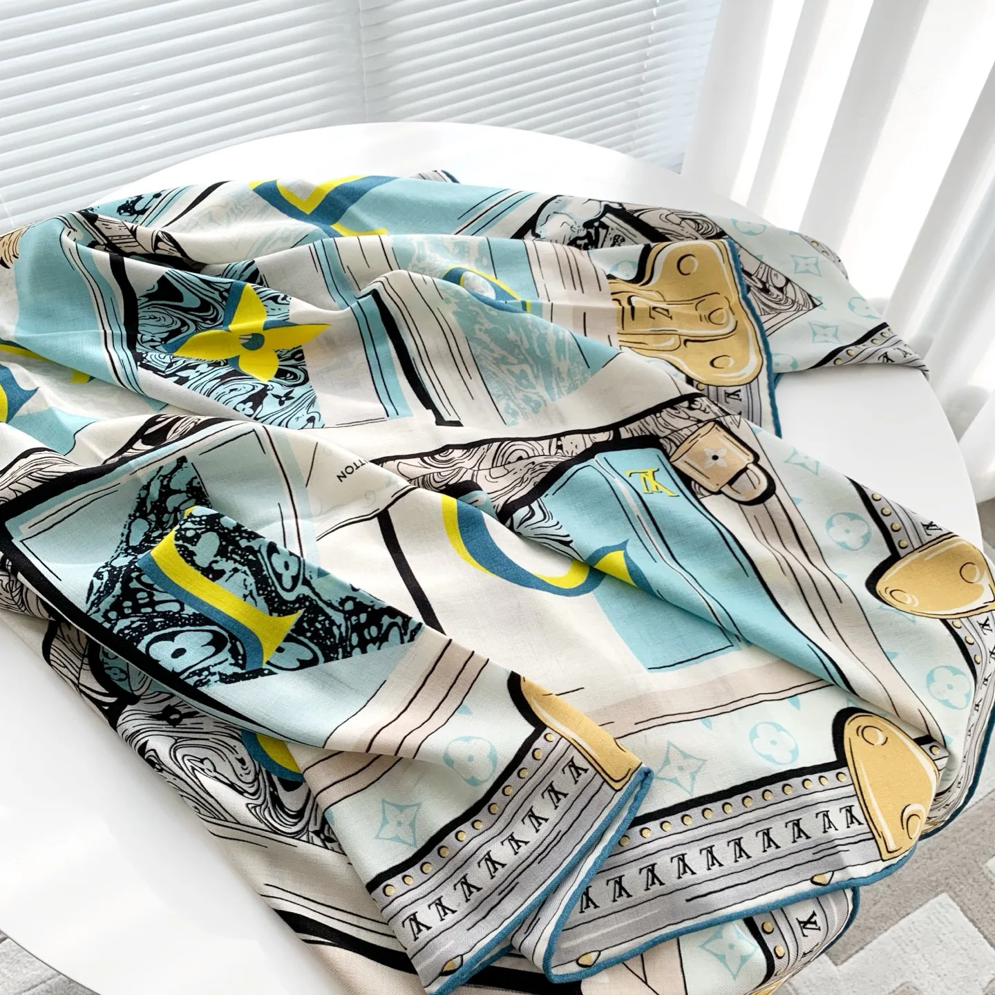 Шарфы Louis Vuitton 476114