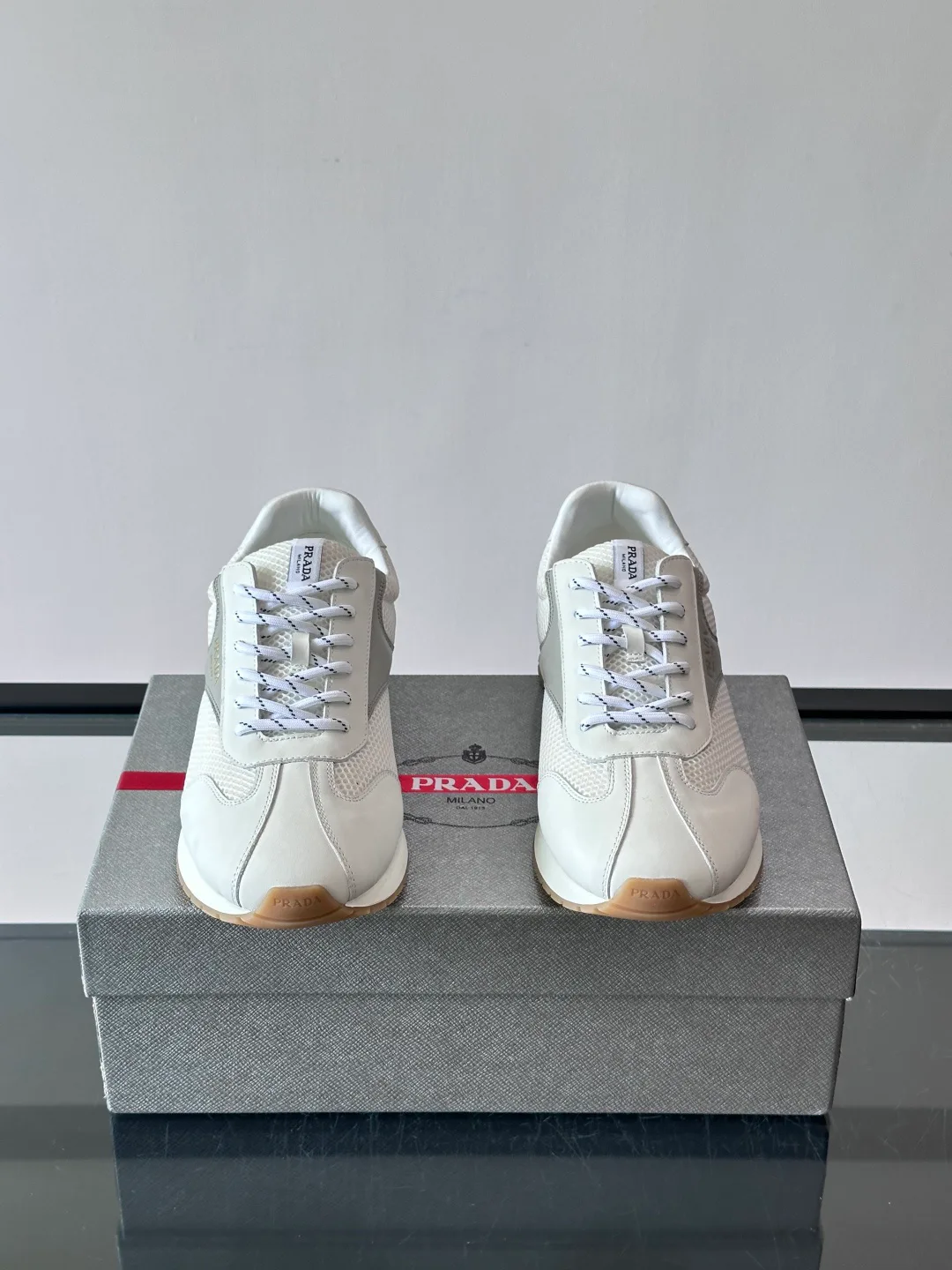 Кроссовки Женские Prada 17349519