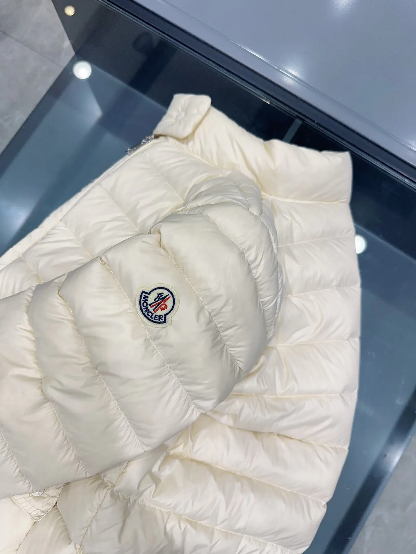 Куртки И Пуховики Женские Moncler 19084323