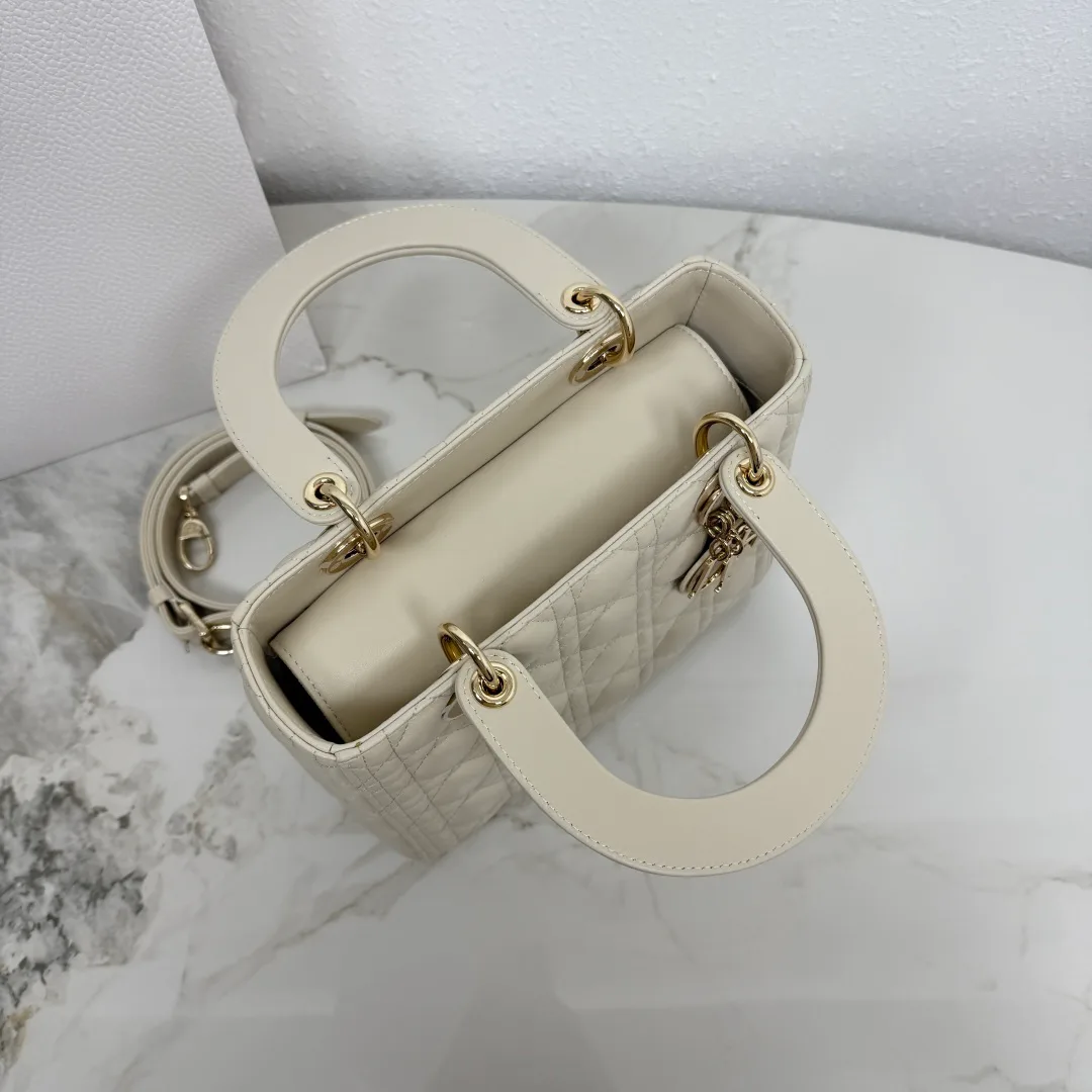 Классические Сумки Женские Christian Dior 18116405