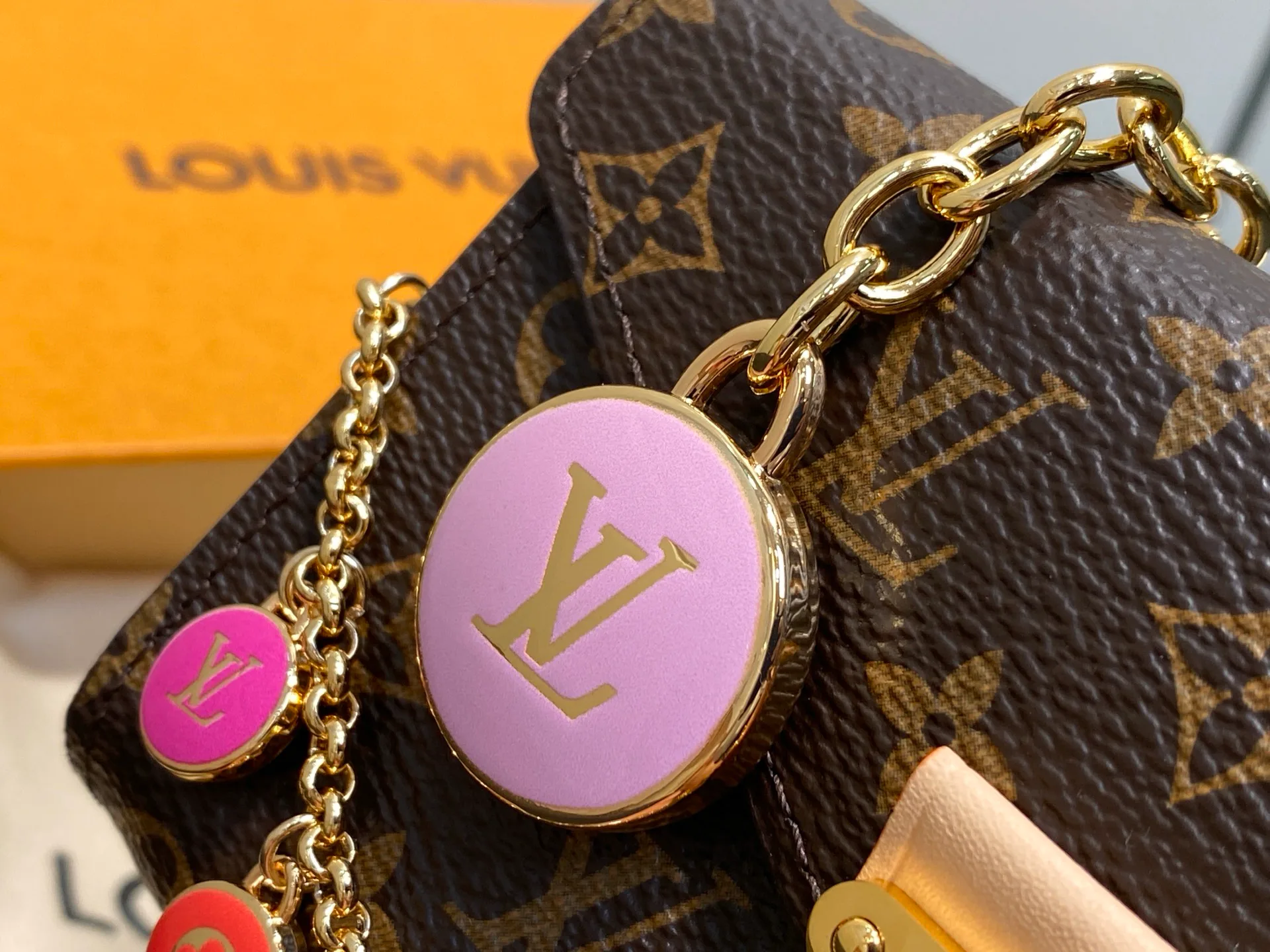 Поясные Сумки Женские Louis Vuitton 14776077