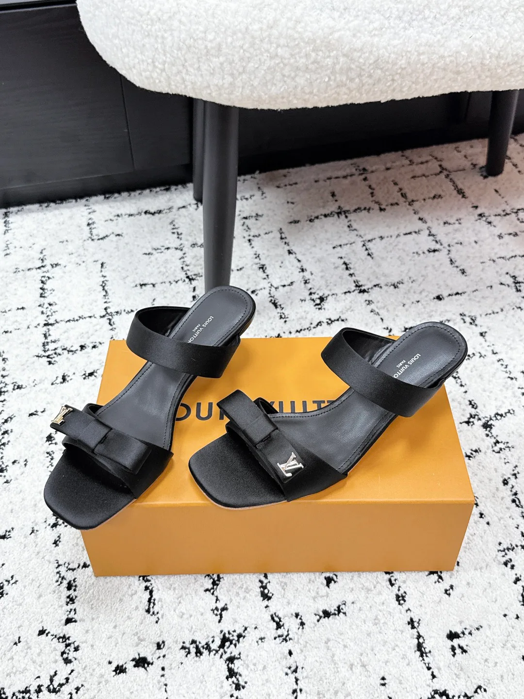 Босоножки Женские Louis Vuitton 13070820