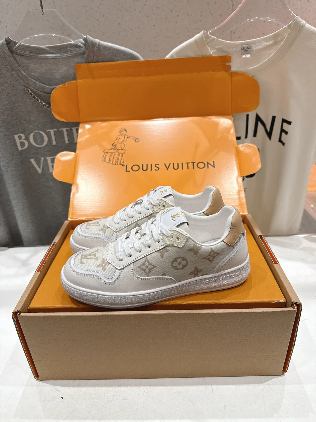 Кроссовки Женские Louis Vuitton 1056438