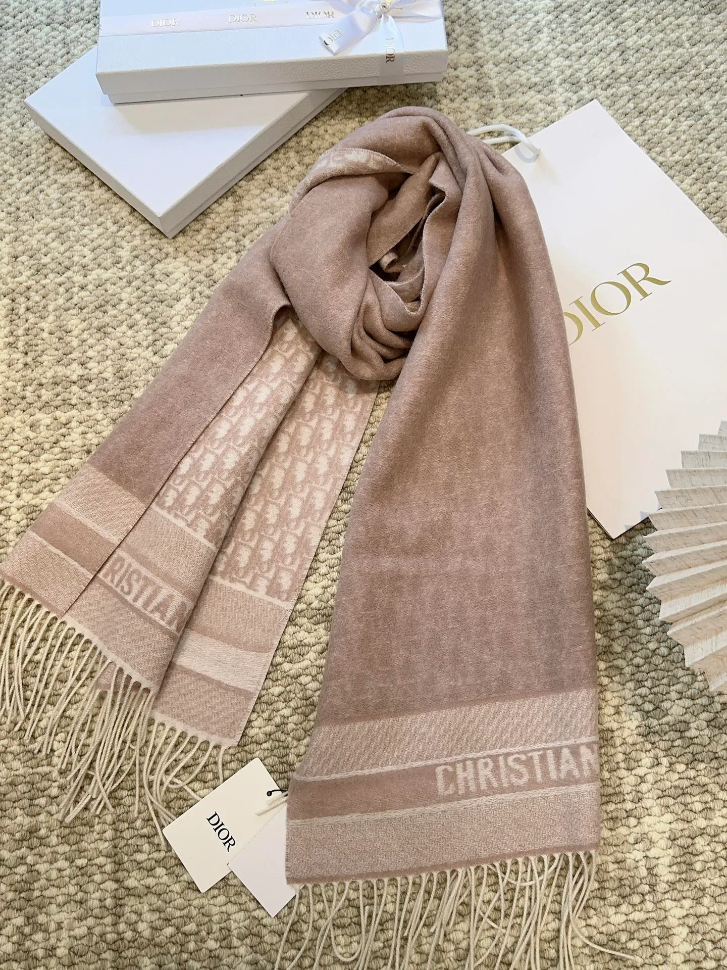 Шарфы Christian Dior 18105461
