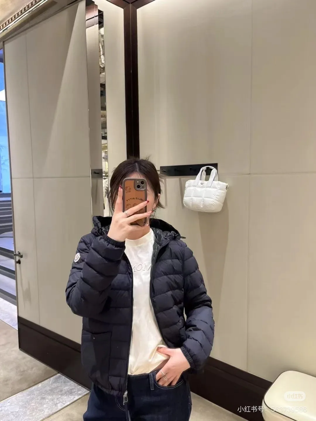 Куртки И Пуховики Женские Moncler 18486584